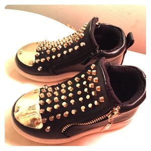 Sneakers style for kids size 26